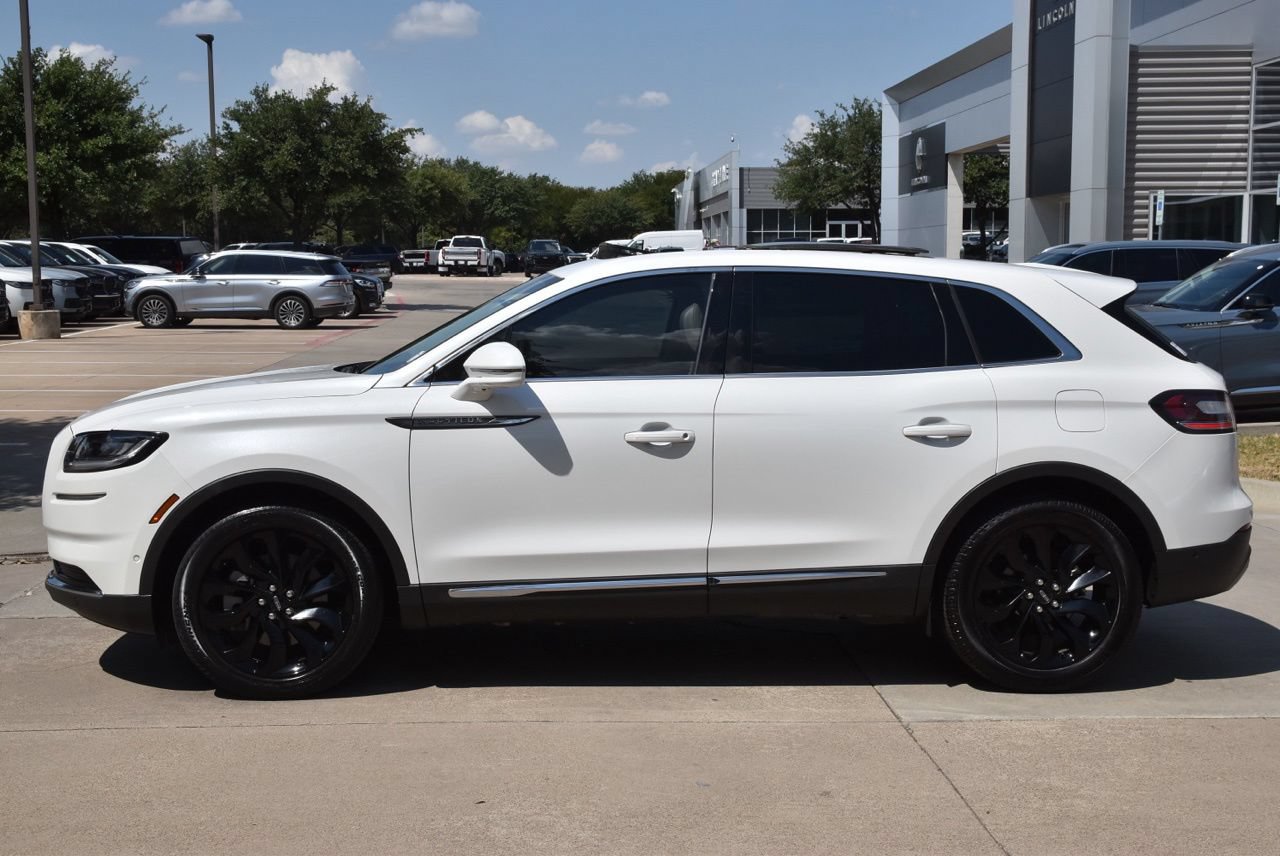 Used 2023 Lincoln Nautilus Reserve w/ Equipment Group 201A FWD image 12