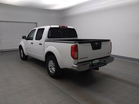 Used 2018 Nissan Frontier SV image 5