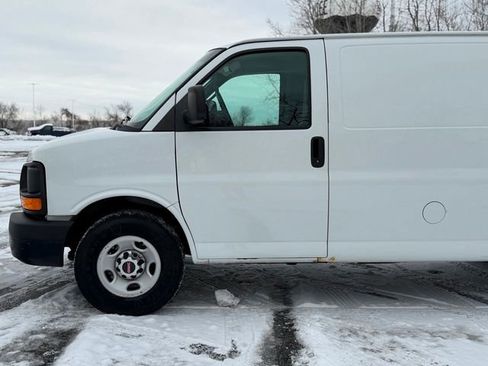 Used 2016 GMC Savana 2500 image 8