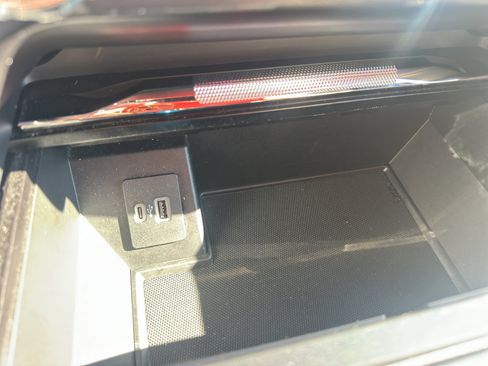 Used 2021 Ford F150 Lariat w/ Equipment Group 502A High image 27