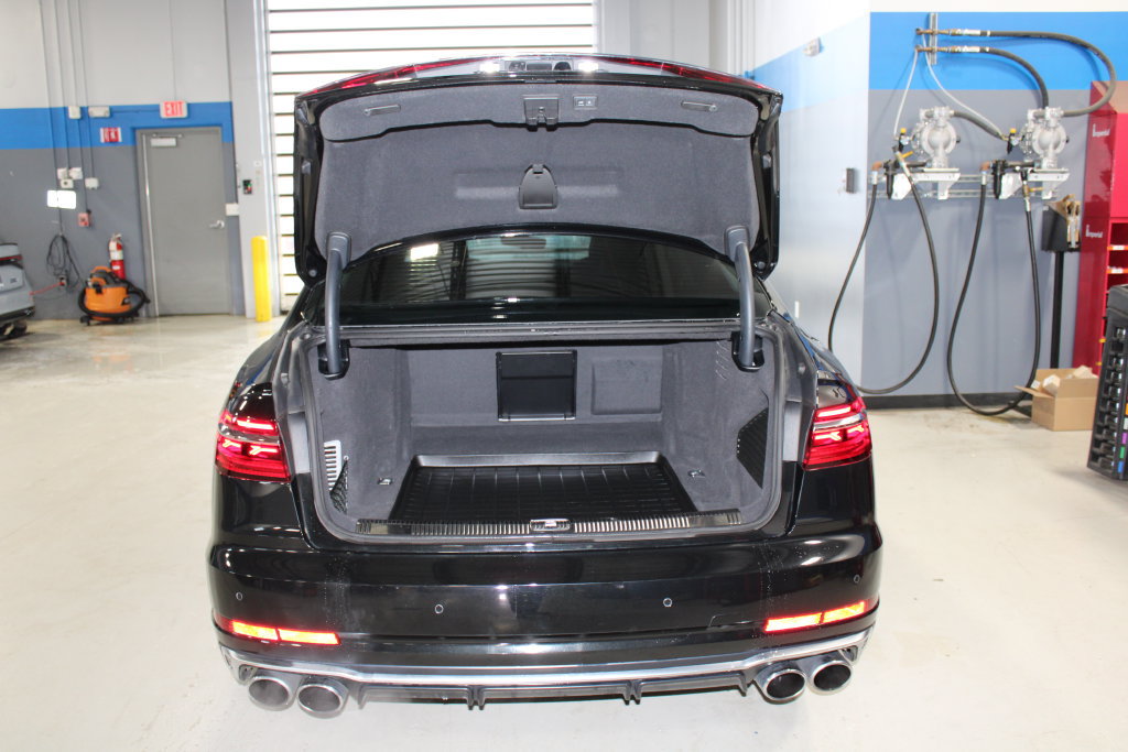 Used 2023 Audi S8 AWD/4WD image 28