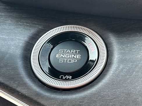 Used 2023 Jeep Grand Cherokee Overland image 36