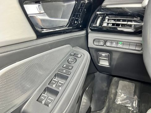 Used 2025 Acura MDX SH-AWD w/ Technology Package image 28