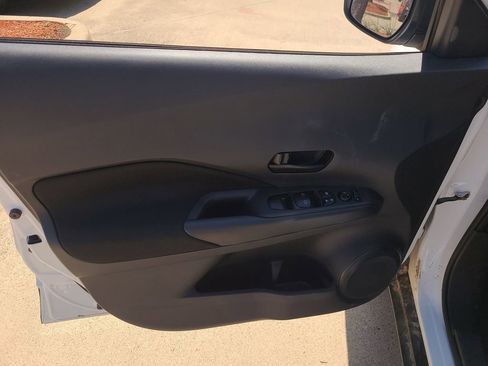 Used 2025 Nissan Kicks Play S FWD image 18