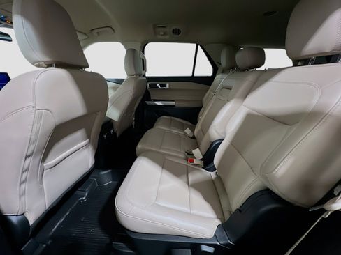 Used 2023 Ford Explorer XLT w/ Equipment Group 202A image 16