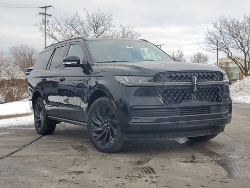 New 2025 Lincoln Navigator Reserve w/ Jet Appearance Package image 1