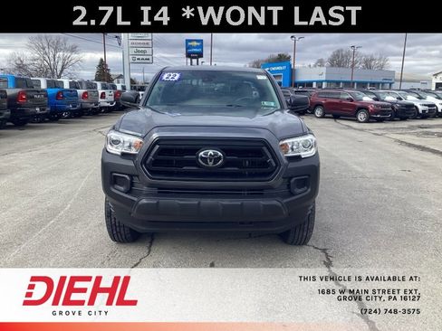 Used 2022 Toyota Tacoma SR image 2