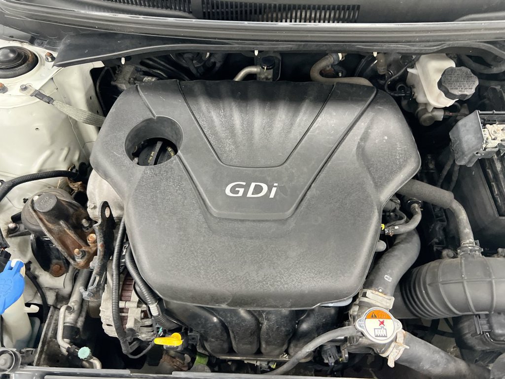 Used 2016 Hyundai Veloster w/ Option Group 03 FWD image 26
