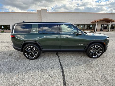 Used 2024 Rivian R1S Adventure AWD/4WD image 6