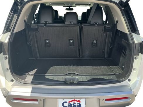 Used 2022 Nissan Pathfinder SL w/ Cargo Package AWD/4WD image 22