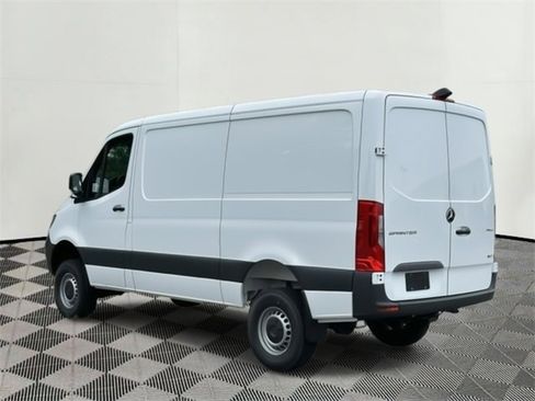 Used 2024 Mercedes-Benz Sprinter 2500 image 7