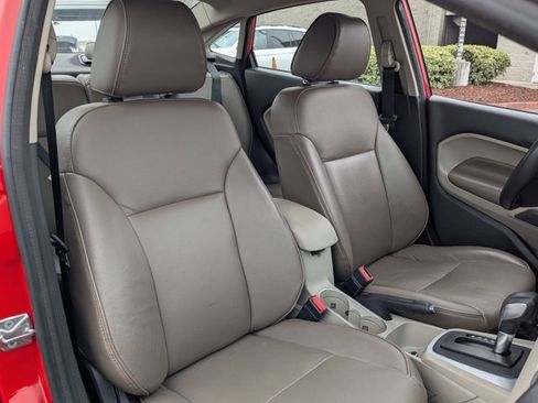 Used 2015 Ford Fiesta SE image 18
