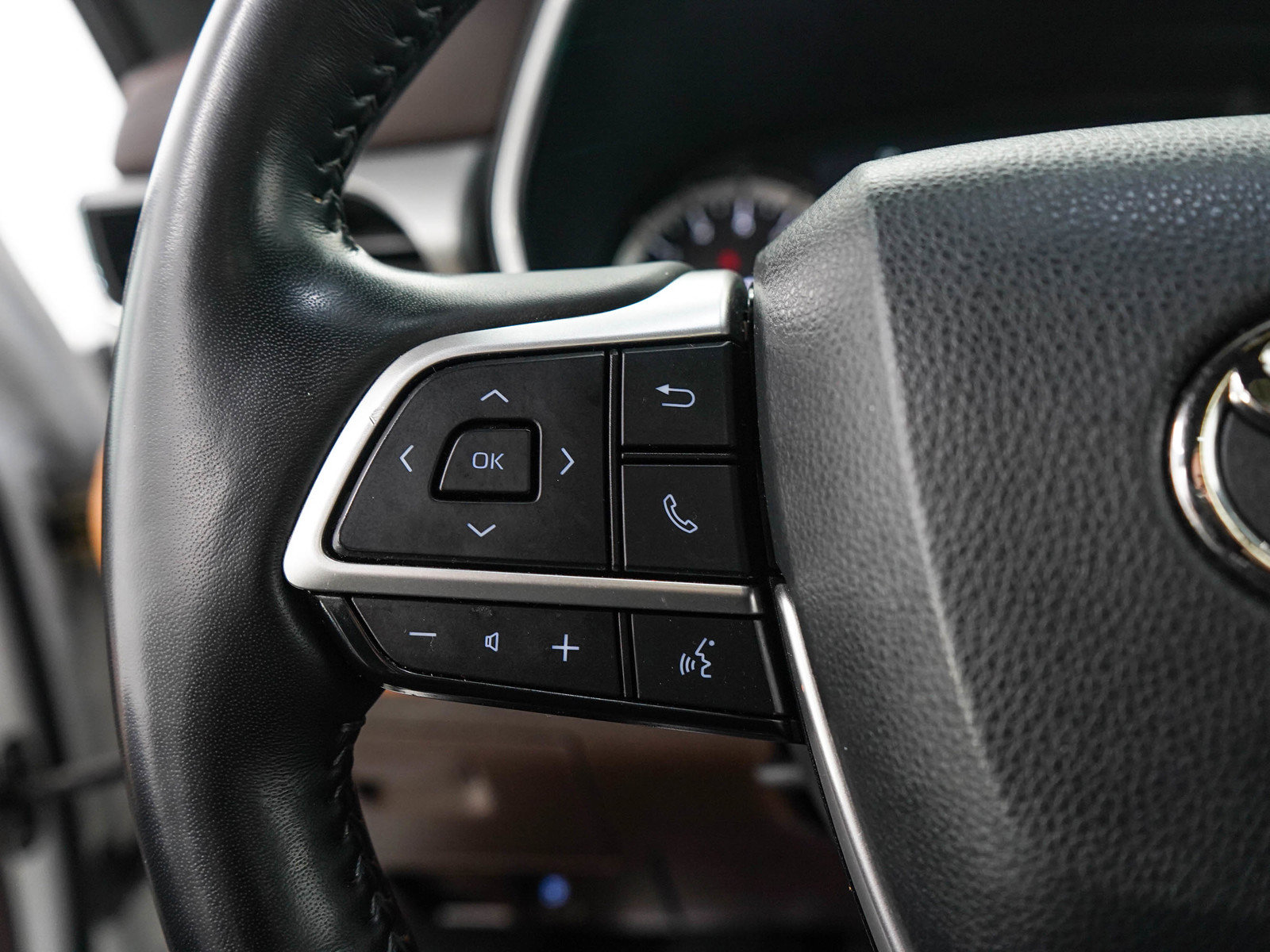 Used 2022 Toyota Highlander Platinum AWD/4WD image 29