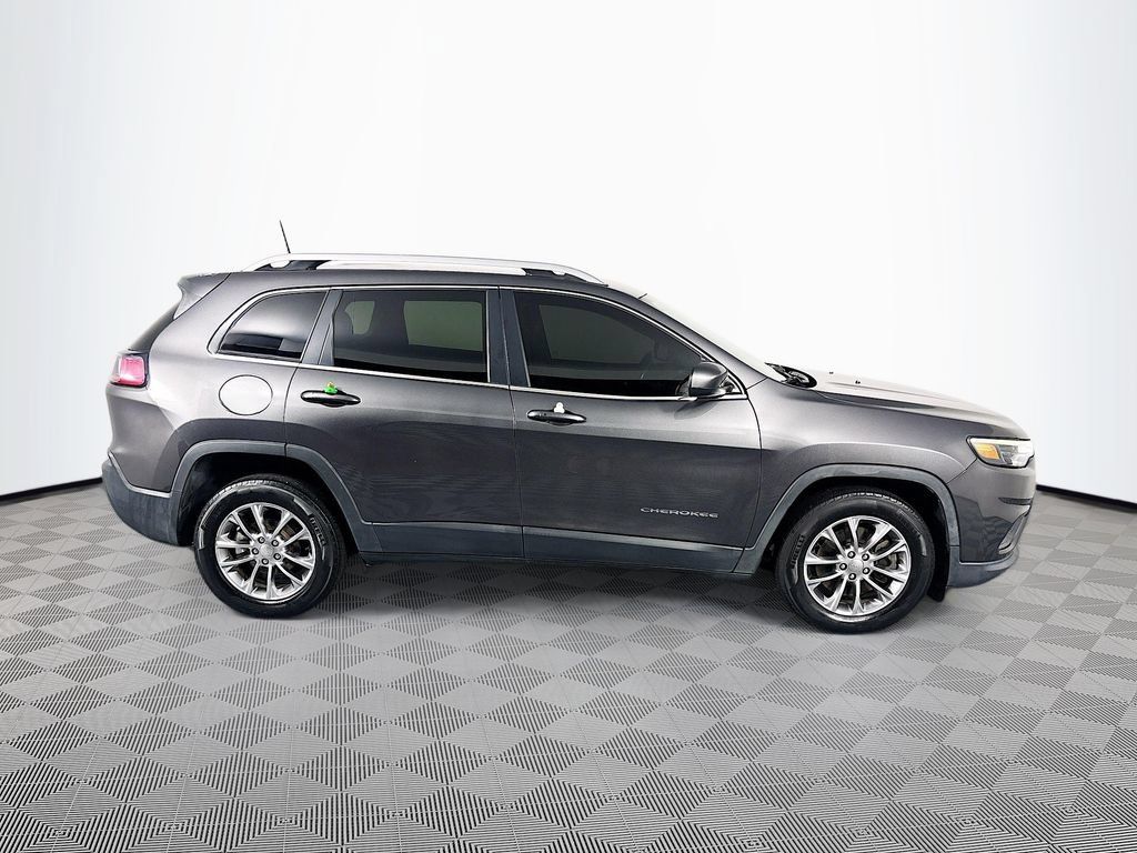 Used 2019 Jeep Cherokee Latitude Plus FWD image 8