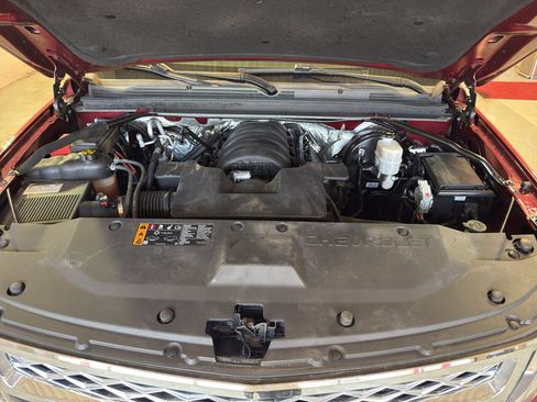 Used 2017 Chevrolet Suburban LT w/ LT Signature Package image 34