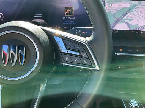 Used 2025 Buick Enclave Avenir w/ Super Cruise Package FWD image 23