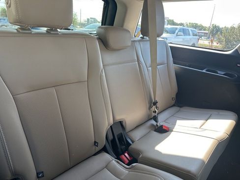 Used 2024 Ford Expedition Max XLT image 13