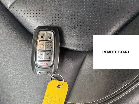 Used 2024 Chrysler Pacifica Touring-L FWD image 25