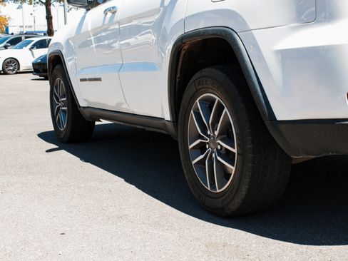 Used 2021 Jeep Grand Cherokee Limited AWD/4WD image 7