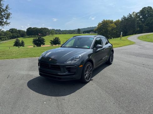 New 2025 Porsche Macan S image 1