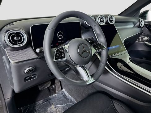 Used 2026 Mercedes-Benz GLC 300 4MATIC image 9