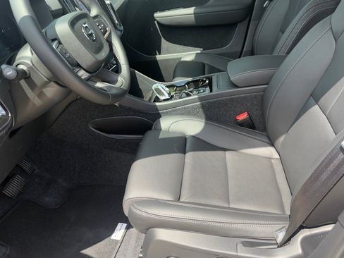 New 2026 Volvo XC40 B5 Ultra w/ Protection Package Premier image 18