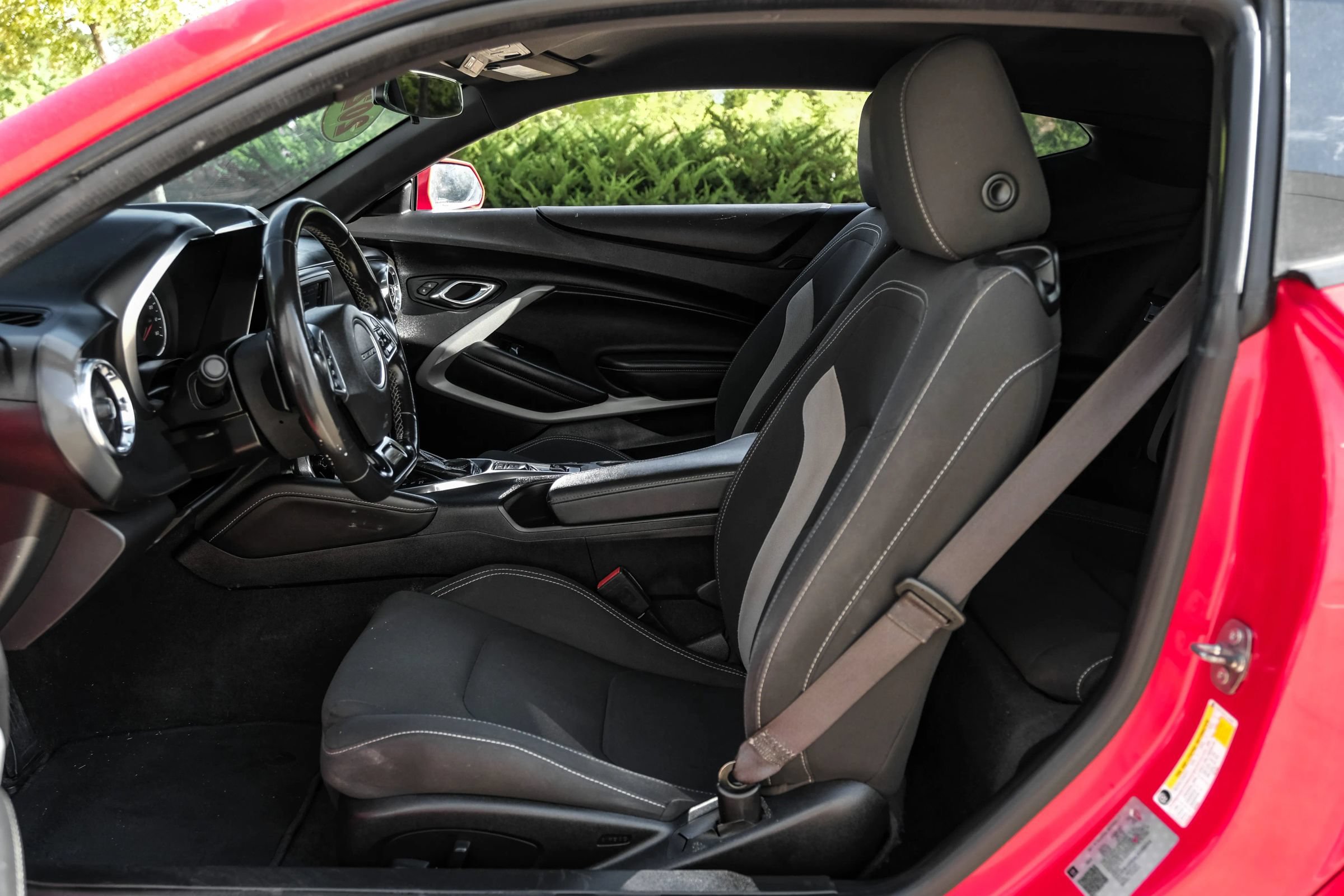 Used 2020 Chevrolet Camaro LT RWD image 19