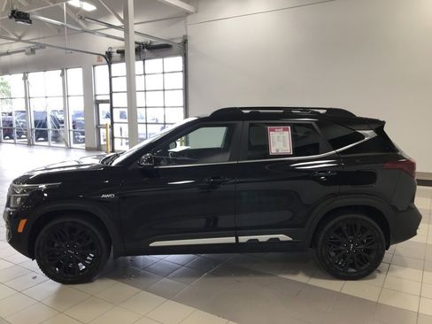 Used 2023 Kia Seltos Nightfall Edition image 2