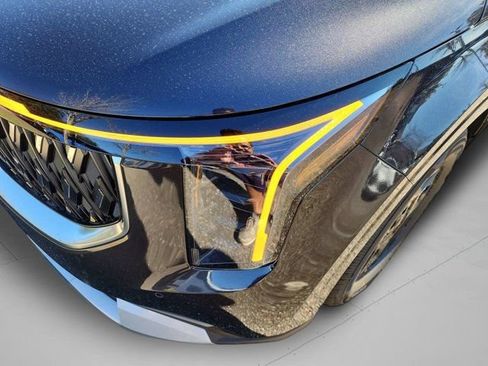 New 2026 Kia Carnival FWD image 24