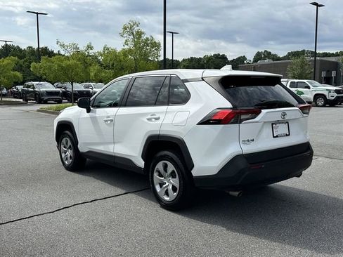 Used 2022 Toyota RAV4 LE FWD image 7