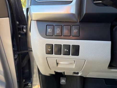 Used 2017 Toyota Highlander Limited AWD/4WD image 27
