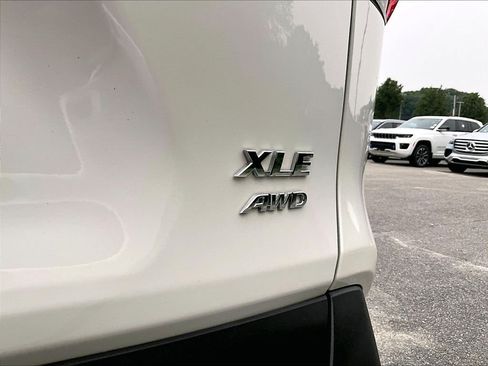 Used 2021 Toyota RAV4 XLE Premium AWD/4WD image 29