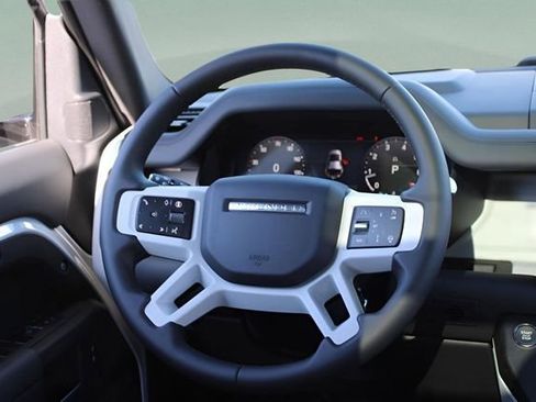 New 2025 Land Rover Defender 110 X-Dynamic SE AWD/4WD image 10