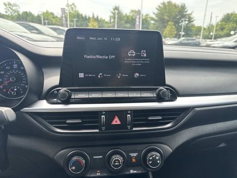 Used 2023 Kia Forte LXS w/ LXS Technology Package FWD image 19