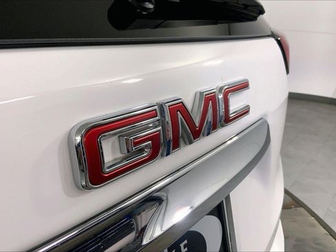 Used 2024 GMC Terrain SLE FWD image 31