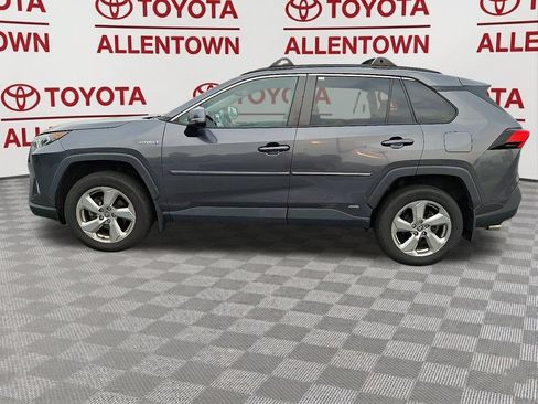 Used 2021 Toyota RAV4 XLE Premium AWD/4WD image 4