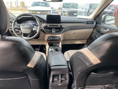 Used 2020 Ford Escape Titanium image 14