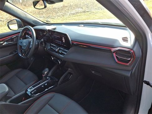 Used 2024 Chevrolet TrailBlazer RS w/ Convenience Package image 27