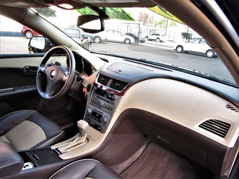 Used 2009 Chevrolet Malibu LTZ w/ Rear Power Package FWD image 17