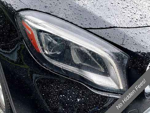 Used 2020 Mercedes-Benz GLA 250 4MATIC w/ Premium Package image 25