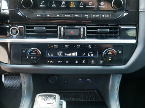 Certified 2024 Nissan Pathfinder SL w/ SL Premium Package AWD/4WD image 23