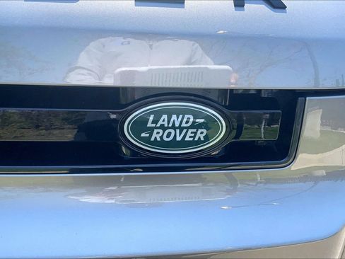 Certified 2025 Land Rover Defender 110 X-Dynamic SE AWD/4WD image 31