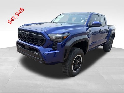 Certified 2025 Toyota Tacoma TRD Off-Road w/ TRD Off Road Premium Package AWD/4WD image 4