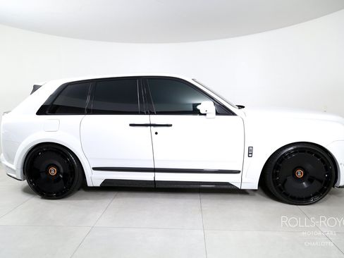 Used 2025 Rolls-Royce Cullinan AWD/4WD image 10