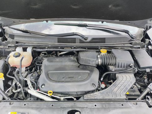 Used 2020 Chrysler Voyager Lxi image 22