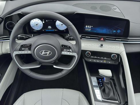 New 2026 Hyundai Elantra Limited FWD image 18