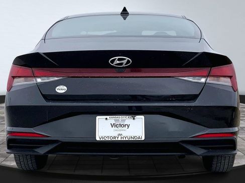 Used 2023 Hyundai Elantra SEL image 6