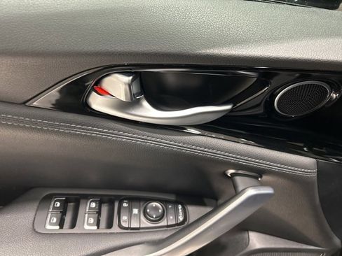 Used 2018 Kia Stinger image 9