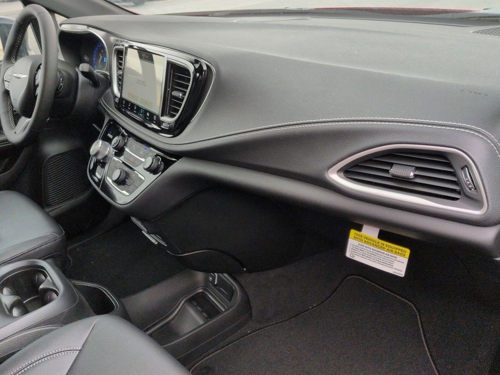 New 2026 Chrysler Pacifica Select w/ S Appearance Package AWD/4WD image 27