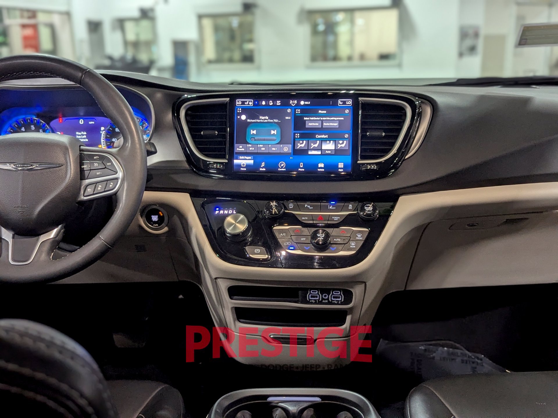 Used 2024 Chrysler Pacifica Touring-L FWD image 20
